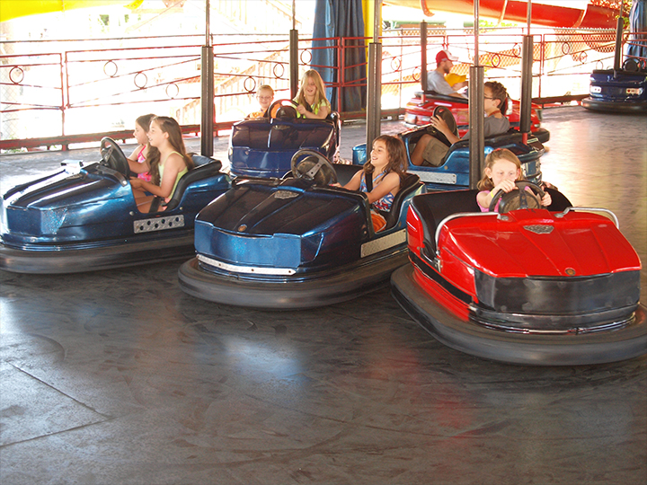 bumper car ride snow city